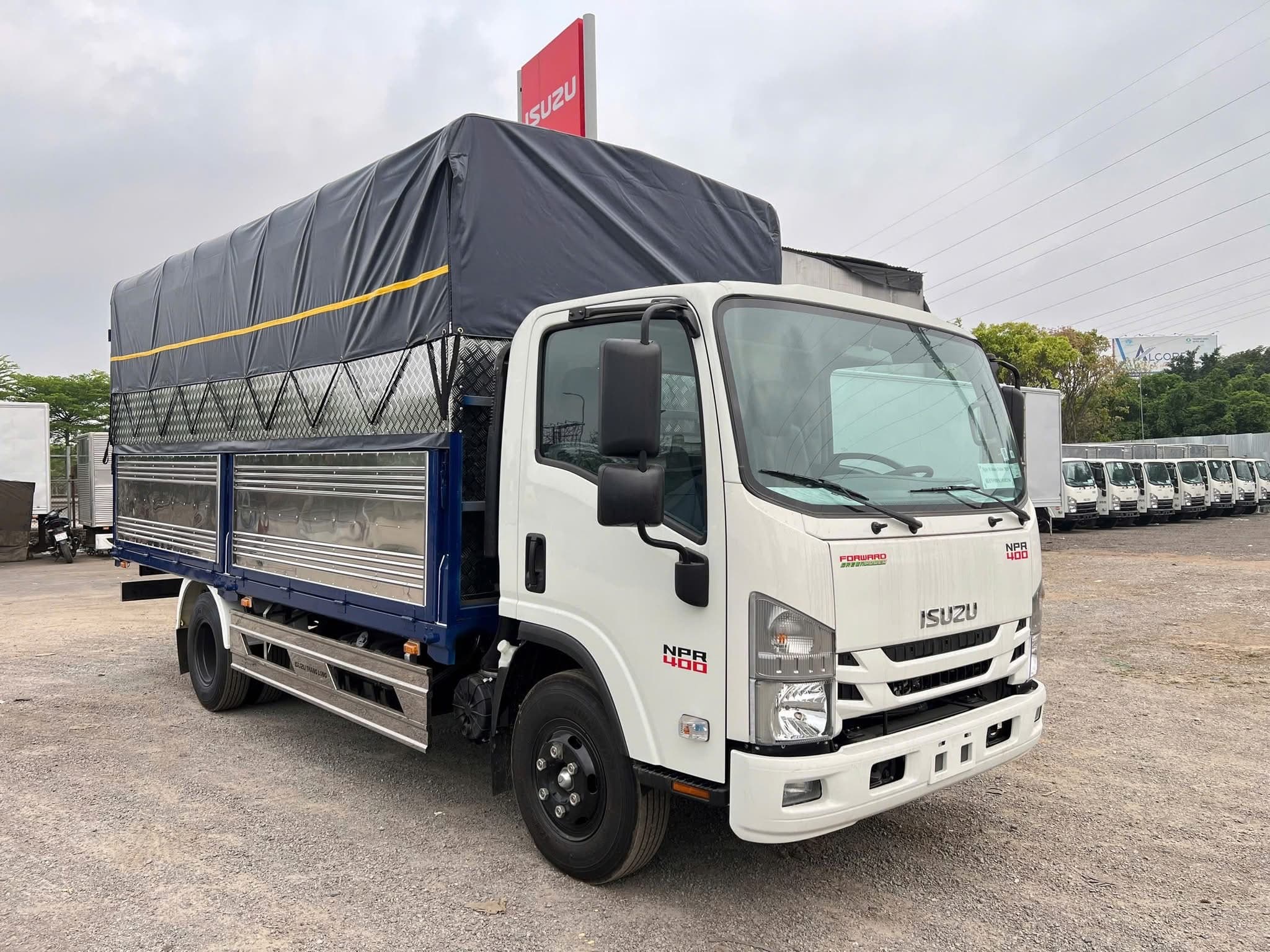 Xe tải Isuzu NPR 400 thùng bạt 3.9 tấn 2026 - Isuzu Thăng Long