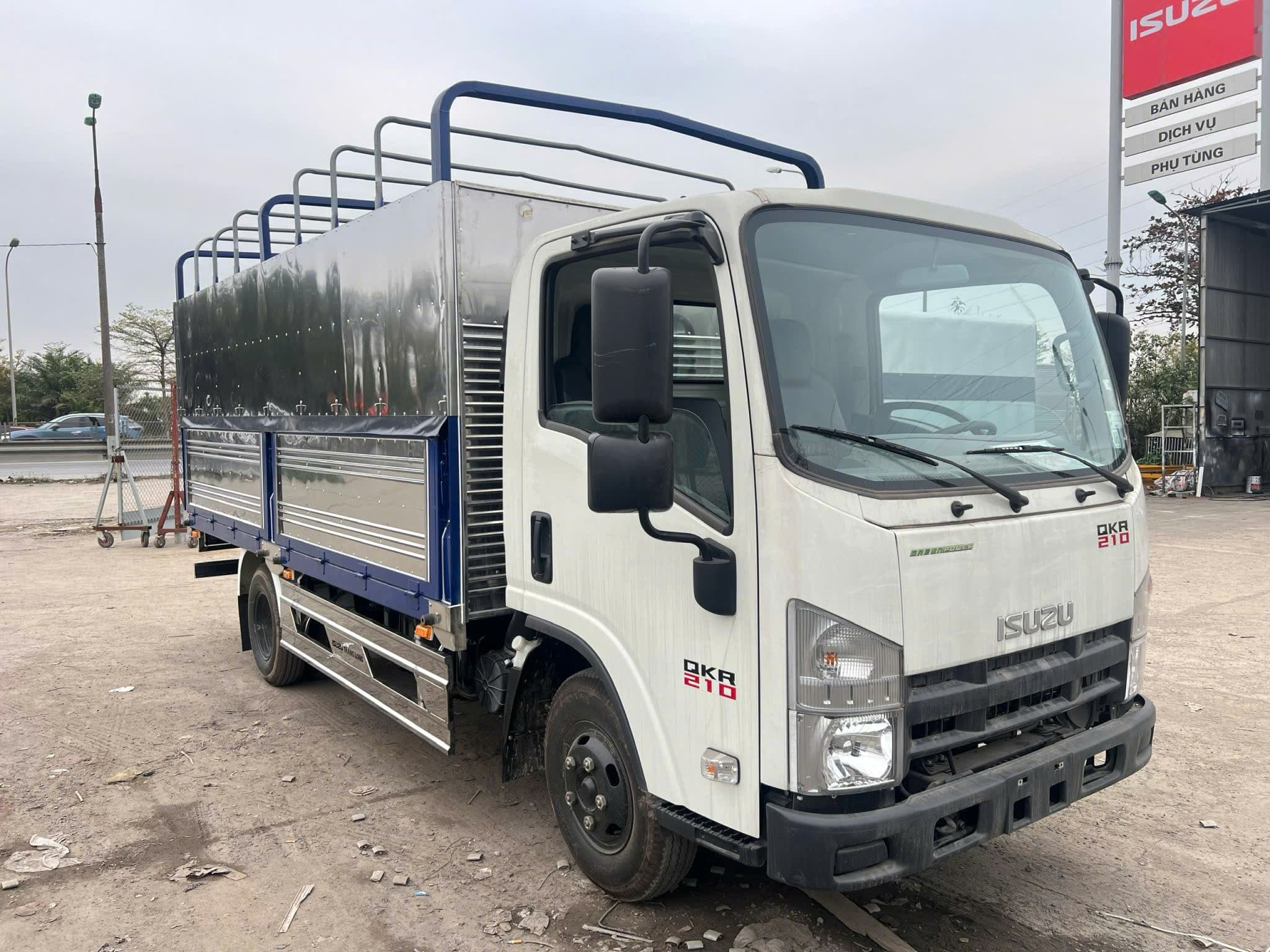 Xe tải Isuzu QKR 210 thùng bạt 2 tấn 2026 - Isuzu Thăng Long