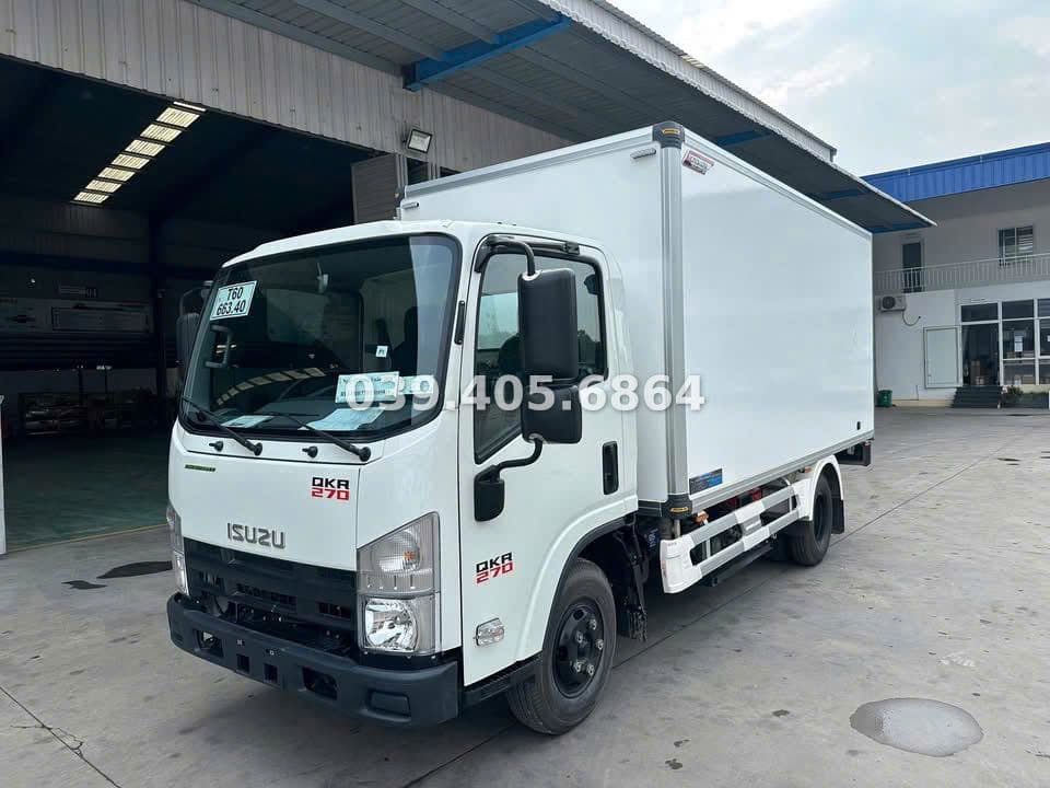 Xe tải Isuzu QKR 270 thùng bảo ôn Quyền Auto 2.5 tấn 2026 - Isuzu Thăng Long