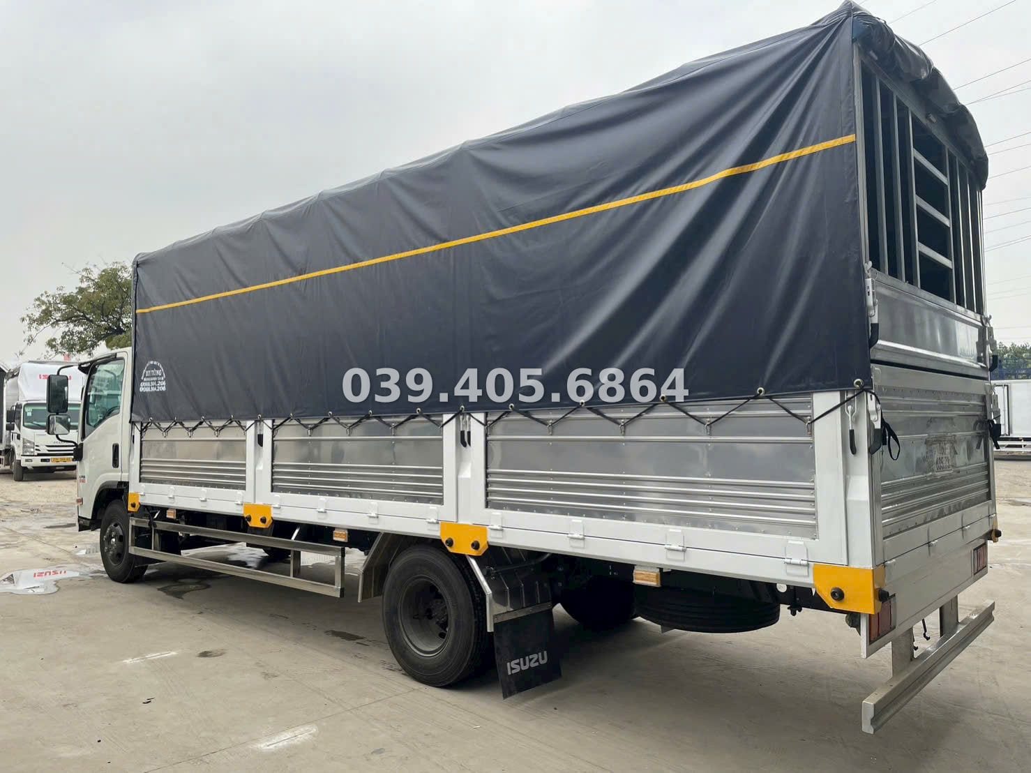 Kích thước lòng thùng bạt xe Isuzu NPR 350 dài 6m25 nhìn từ góc xéo sau 45 độ